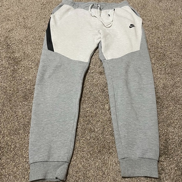 Nike Tech Fleece Joggers Pants Gray White Black Mens - Picture 1 of 6